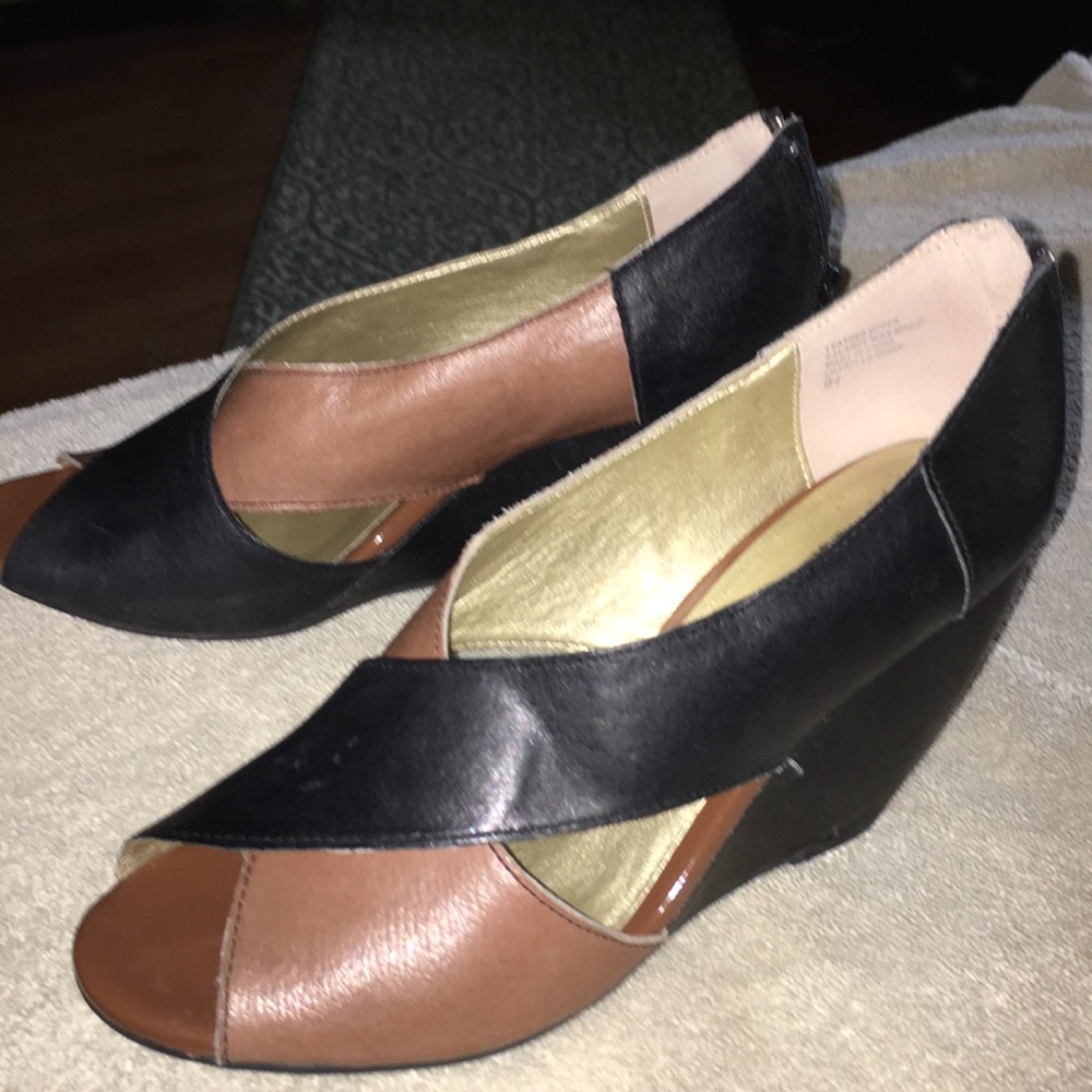 Seychelles blk whiskey open toes.